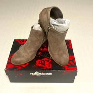 Fergalicious Doe Booties Sz 7